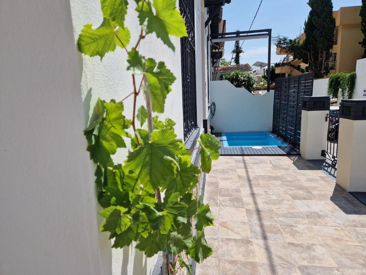 Del Parque Flats Balneario De Pina Villa Малага Екстериор снимка